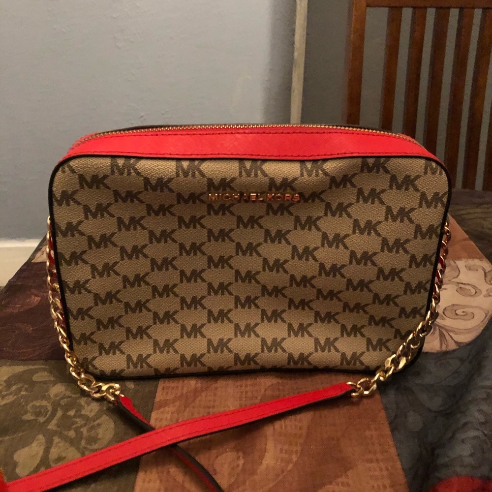 Michael Kors jet set crossbody